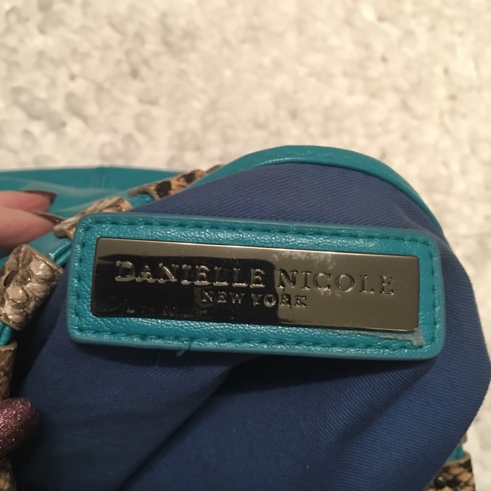 Danielle Nicole Shoulder Bag - image 8